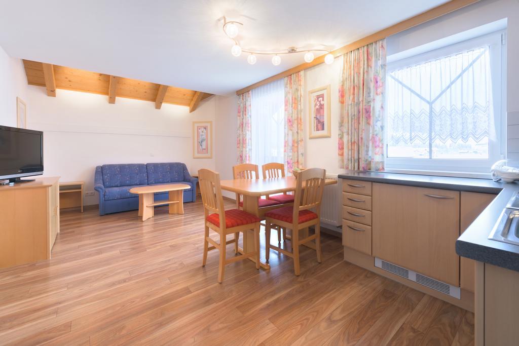 フラッハウHaus Menewegerアパートメント エクステリア 写真